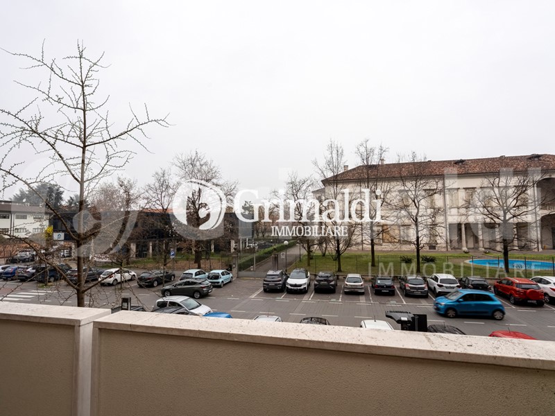 Trilocale in Vendita a Cinisello Balsamo, 245'000&euro;, 102 m², con Box
