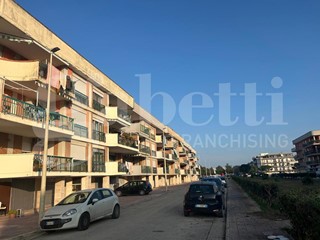Quadrilocale in Vendita a Margherita di Savoia, 120'000&euro;, 120 m², con Box