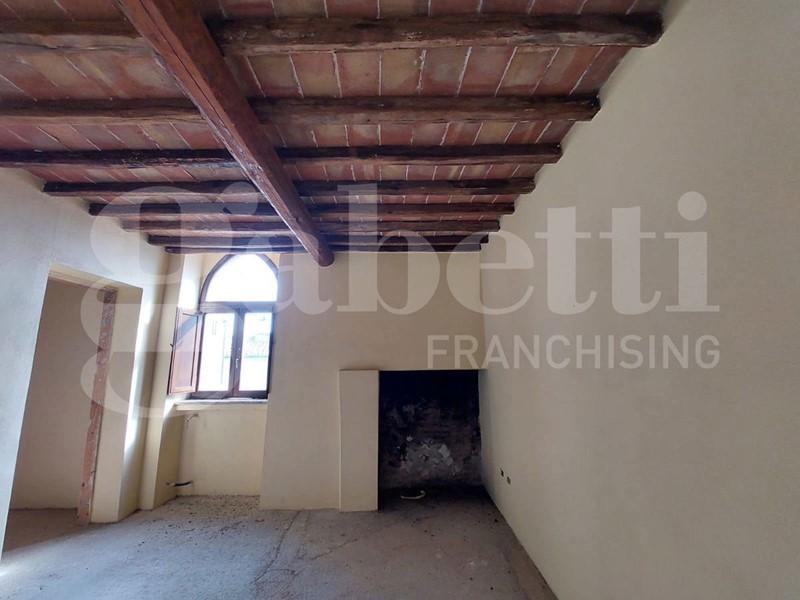 Trilocale in Vendita a Amelia, 48'000&euro;, 86 m²