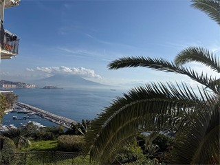 Trilocale in Affitto a Napoli, 1'700&euro;, 90 m²