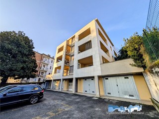 Trilocale in Vendita a Ivrea, 135'000&euro;, 75 m²