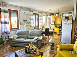 Quadrilocale in Vendita a Poggibonsi, 210'000&euro;, 117 m²