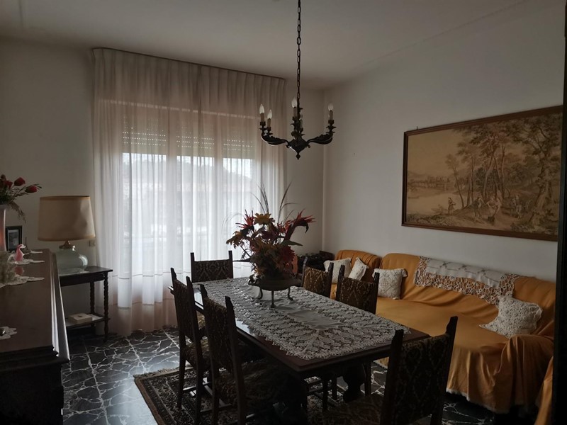 Quadrilocale in Vendita a Poggibonsi, 165'000&euro;, 105 m²