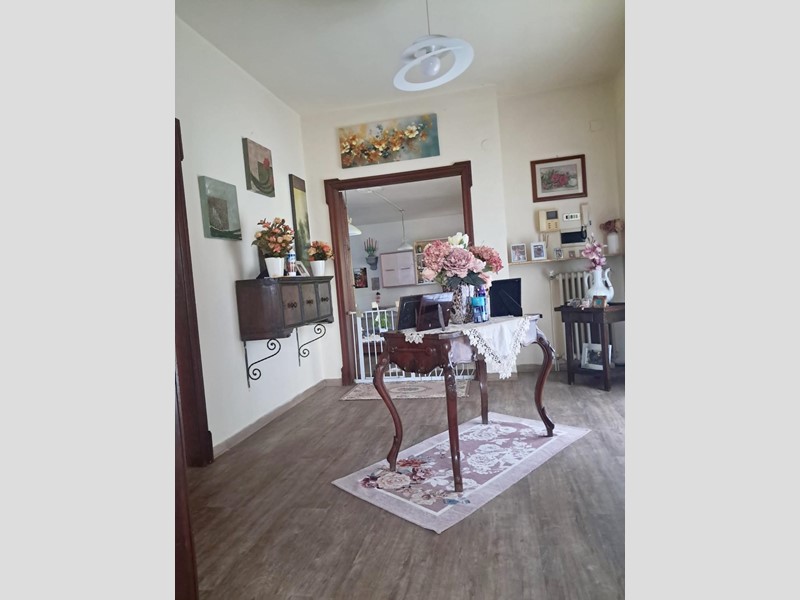 Appartamento in Vendita a Pisa, zona Marina di Pisa, 475'000&euro;, 210 m², con Box