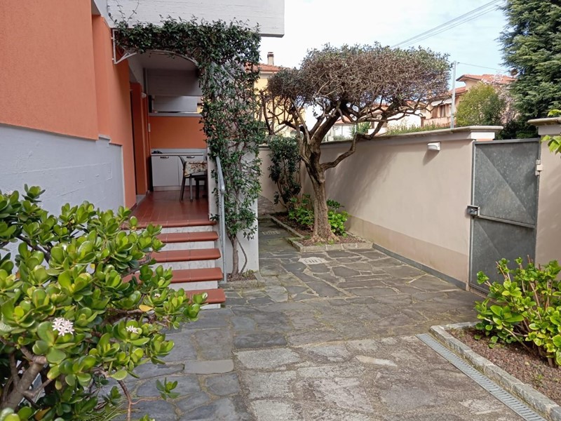 Appartamento in Vendita a Carrara, zona Avenza, 260'000&euro;, 130 m²