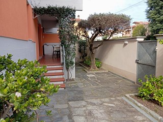 Appartamento in Vendita a Carrara, zona Avenza, 260'000&euro;, 130 m²
