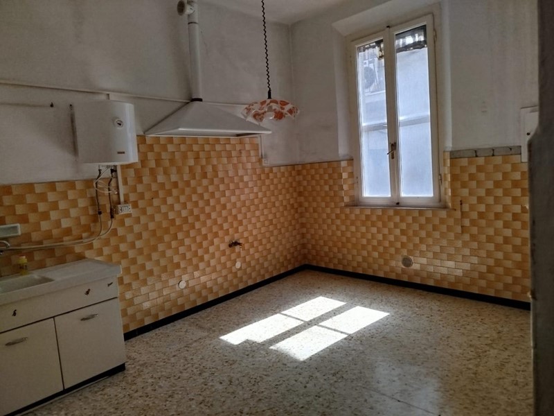 Appartamento in Vendita a Pisa, 250'000&euro;, 140 m²