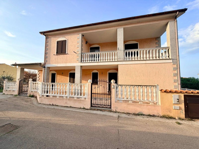 Appartamento in Vendita a Valledoria, 540'000&euro;, 350 m²