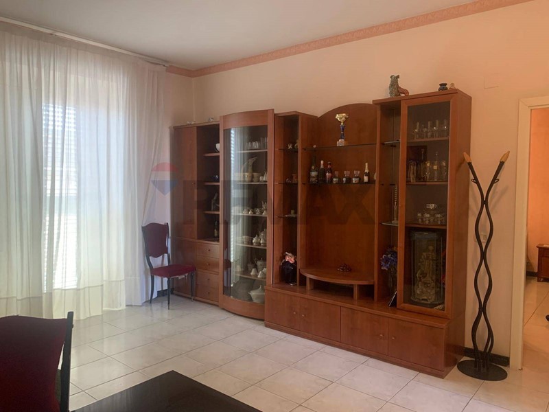 Appartamento in Vendita a Catania, 145'000&euro;, 190 m²