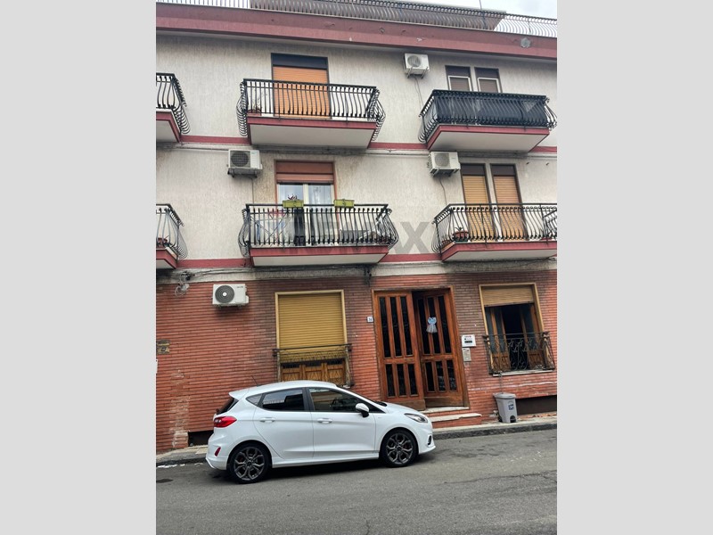 Quadrilocale in Vendita a Aci Catena, 109'000&euro;, 149 m²
