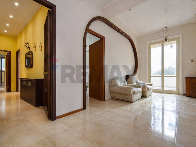 Appartamento in Vendita a Catania, 118'000&euro;, 137 m²