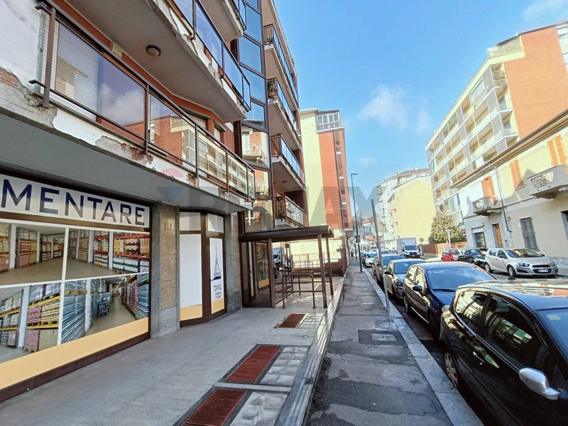 Bilocale in Vendita a Torino, 99'000&euro;, 60 m²