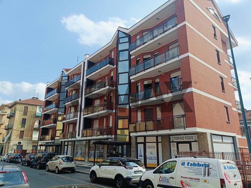 Bilocale in Vendita a Torino, 99'000&euro;, 60 m²