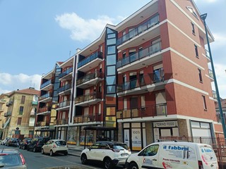 Bilocale in Vendita a Torino, 99'000&euro;, 60 m²
