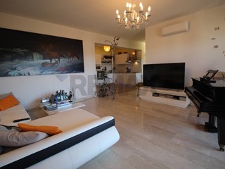 Quadrilocale in Vendita a Ponteranica, 295'770&euro;, 152 m²
