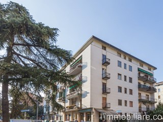Appartamento in Vendita a Verona, 265'000&euro;, 179 m²