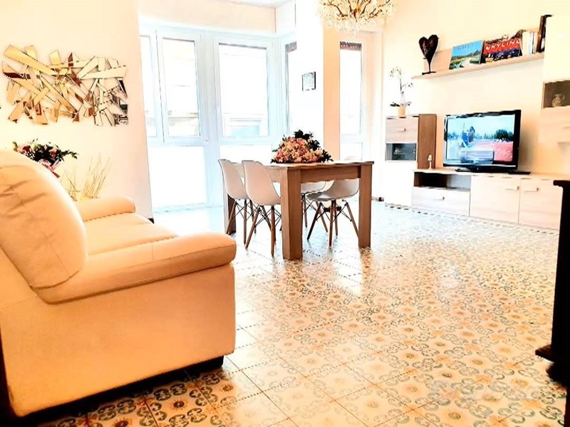 Appartamento in Affitto a Viareggio, 1'500&euro;, 110 m²