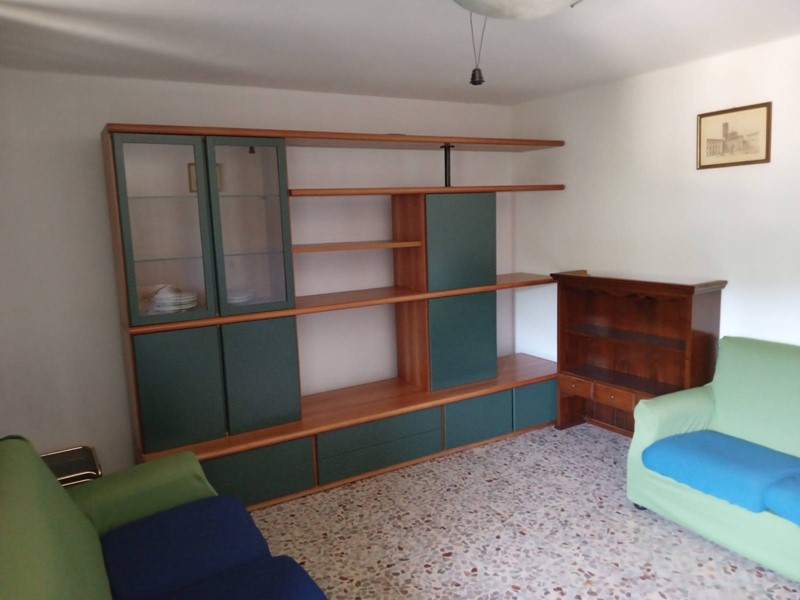 Appartamento in Vendita a Castelnuovo di Garfagnana, 57'000&euro;, 85 m²