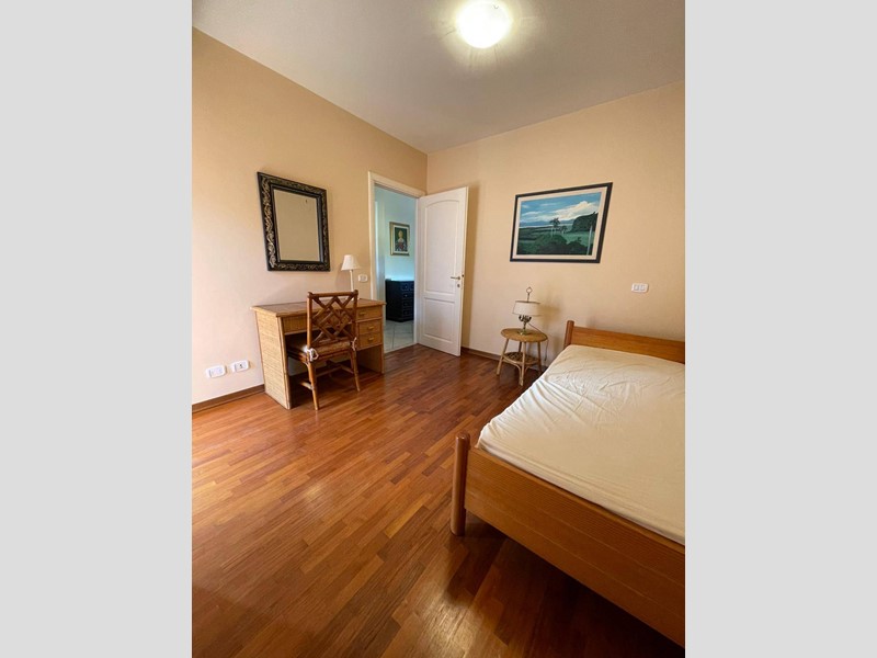 Appartamento in Affitto a Lucca, 1'500&euro;, 90 m²