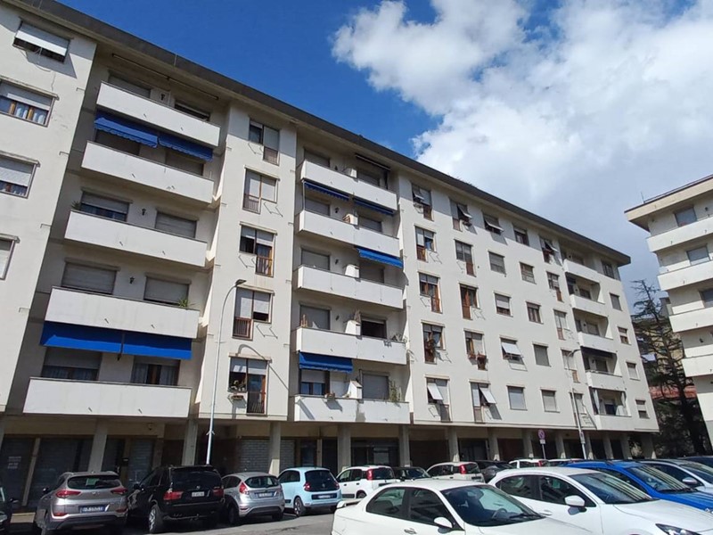 Quadrilocale in Vendita a Firenze, 310'000&euro;, 87 m²