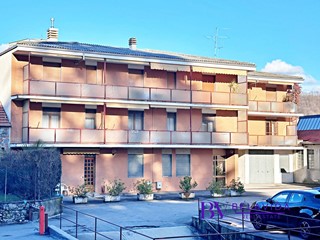 Trilocale in Vendita a Borgosesia, 85'000&euro;, 130 m²