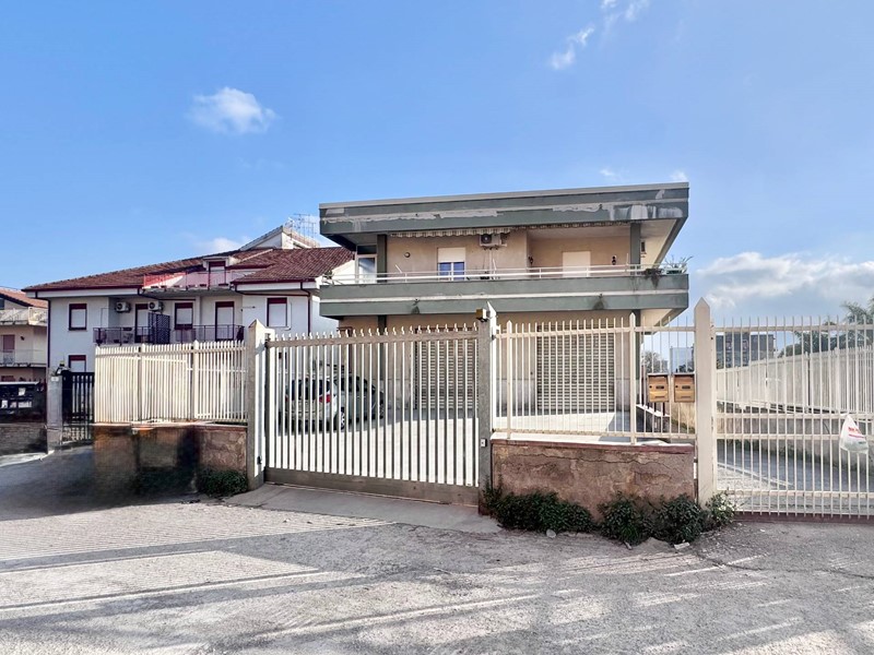 Attico in Vendita a Palermo, 25'000&euro;, 300 m²