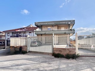 Attico in Vendita a Palermo, 25'000&euro;, 300 m²