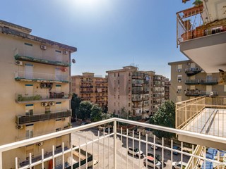 Quadrilocale in Vendita a Palermo, 117'000&euro;, 111 m²
