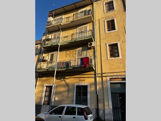 Quadrilocale in Vendita a Catania, 79'000&euro;, 88 m²