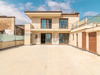 Appartamento in Vendita a Acireale, 280'000&euro;, 400 m²