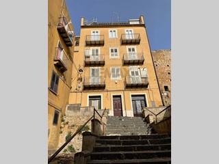 Appartamento in Vendita a Piazza Armerina, 57'000&euro;, 135 m²