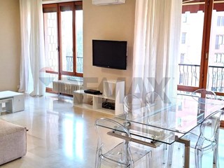 Appartamento in Affitto a Monza, 1'850&euro;, 170 m²