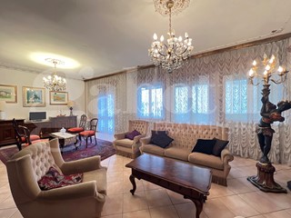 Appartamento in Vendita a Piove di Sacco, 190'000&euro;, 190 m²