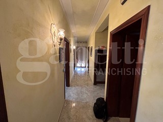 Appartamento in Vendita a Cavarzere, 110'000&euro;, 120 m², arredato, con Box