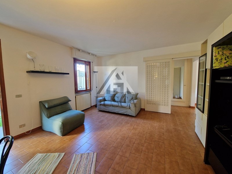 Bilocale in Vendita a Lucca, zona Sant'Anna, 180'000&euro;, 59 m², arredato