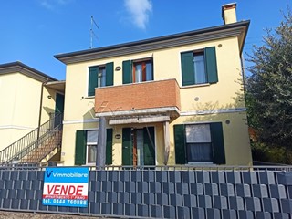 Quadrilocale in Vendita a Albettone, 92'000&euro;, 86 m², con Box