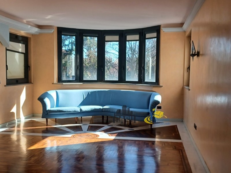 Trilocale in Vendita a Parma, zona Oltretorrente, 330'000&euro;, 118 m², con Box