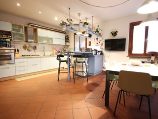 Trilocale in Vendita a Lucca, 215'000&euro;, 130 m²