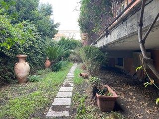 Appartamento in Vendita a Giarre, zona San Leonardello, 195'000&euro;, 130 m², con Box