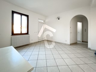 Appartamento in Vendita a Castelplanio, zona Pozzetto, 125'000&euro;, 160 m², con Box