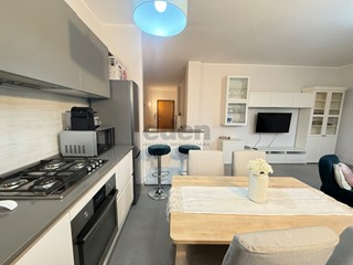 Trilocale in Vendita a Modena, zona Villaggio Zeta, 320'000&euro;, 124 m², arredato, con Box