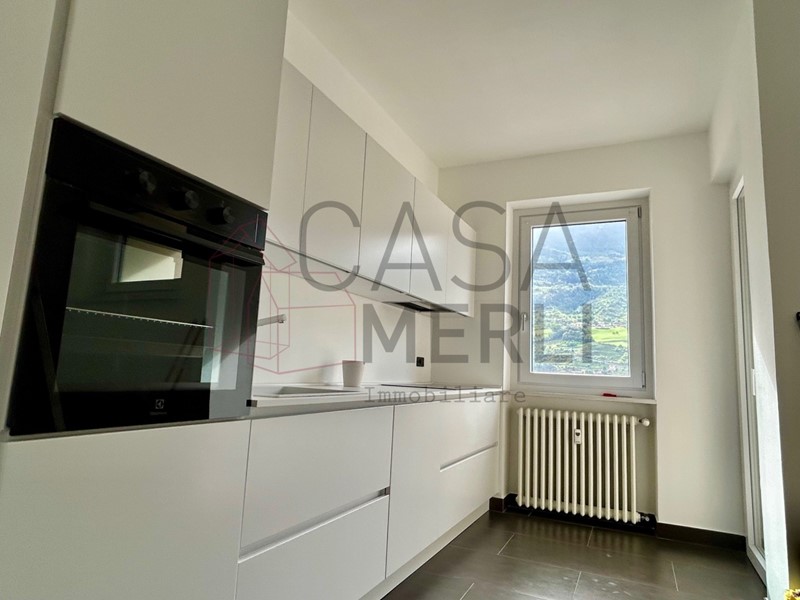 Quadrilocale in Affitto a Aosta, zona Via Festaz, 900&euro;, 90 m²