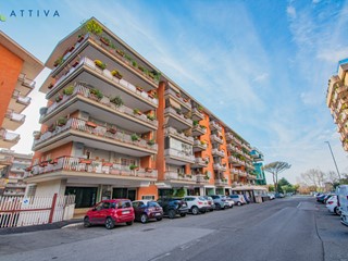 Trilocale in Vendita a Roma, 545'000&euro;, 100 m², con Box