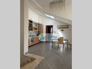 Bilocale in Vendita a San Benedetto del Tronto, 205'000&euro;, 54 m², arredato