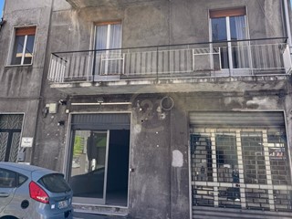 Quadrilocale in Vendita a Belpasso, zona Borrello, 115'000&euro;, 115 m²