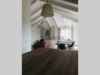 Quadrilocale in Affitto a Chieri, zona Centro, 1'650&euro;, 100 m², arredato