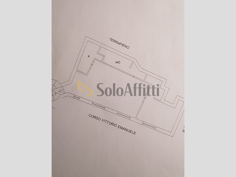 Bilocale in Affitto a Napoli, zona Chiaia, 1'250&euro;, 3 m², arredato