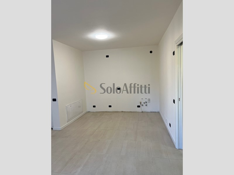 Trilocale in Affitto a Rovellasca, 1'000&euro;, 80 m², con Box
