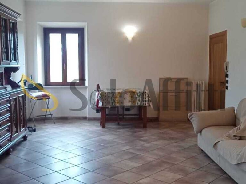 Appartamento in Affitto a Macerata, 600&euro;, 130 m², arredato