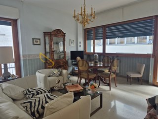 Quadrilocale in Affitto a Pescara, zona Corso Vittorio Emanuele, 800&euro;, 114 m², arredato